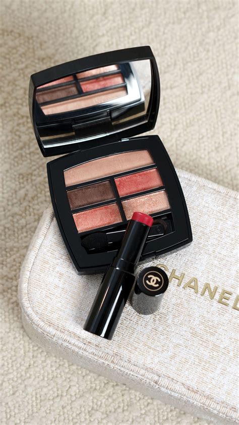 Sunset Pink – Look This Way – CHANEL Beauty Book 